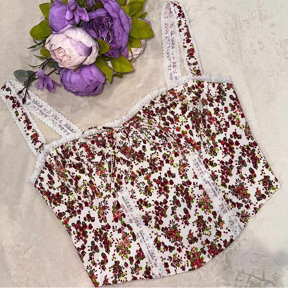 NWT Boutique White Floral and Lace Corset Top